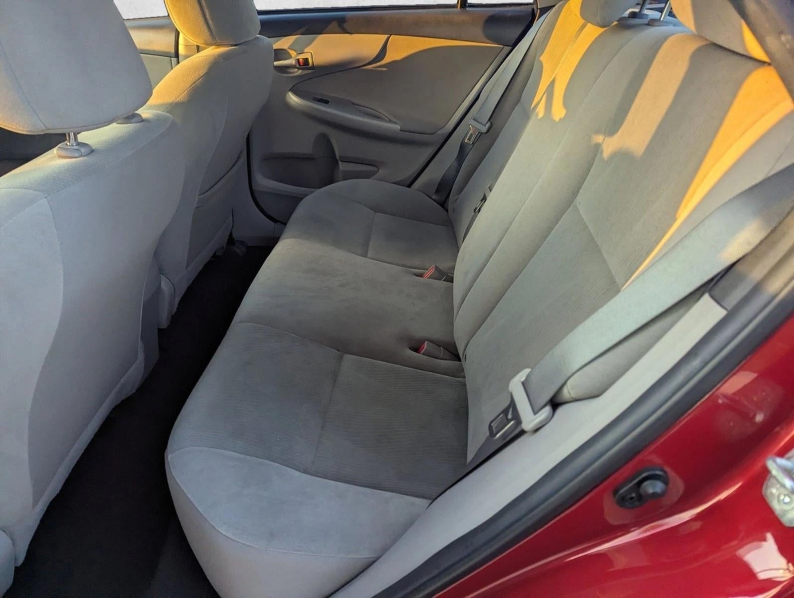 2013 Toyota Corolla 4dr Sdn Auto LE (Natl)