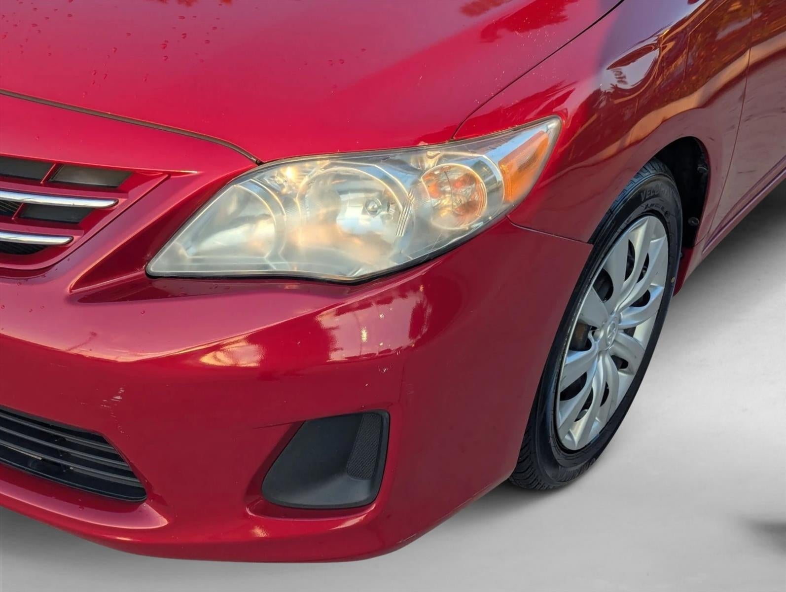 2013 Toyota Corolla 4dr Sdn Auto LE (Natl)
