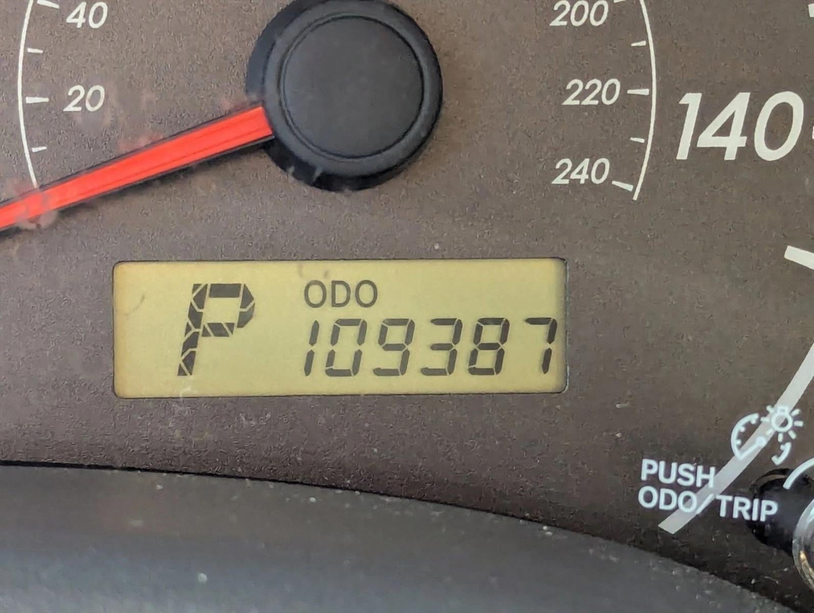 2013 Toyota Corolla 4dr Sdn Auto LE (Natl)