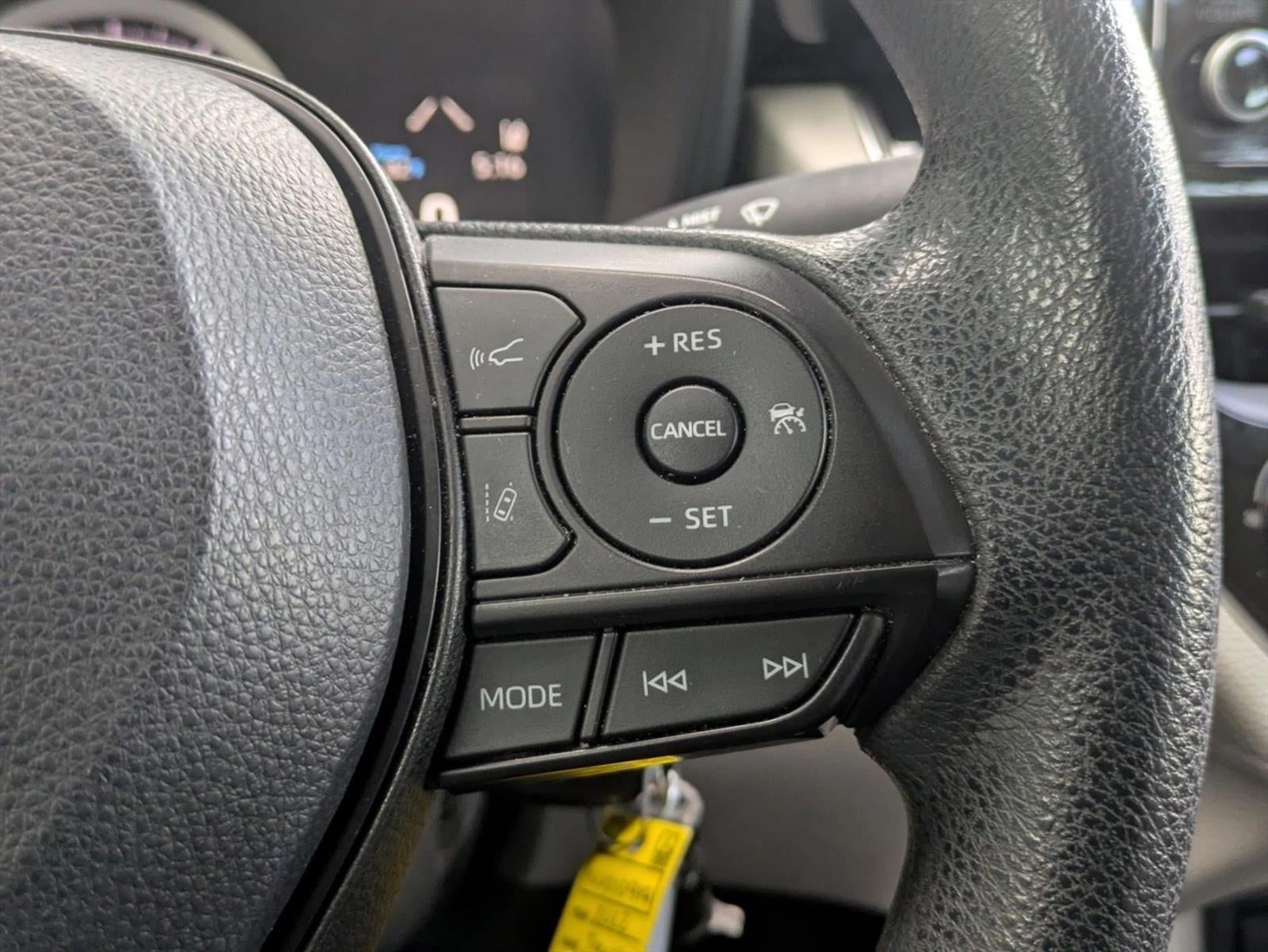 2022 Toyota Corolla Cross L 4WD (Natl)