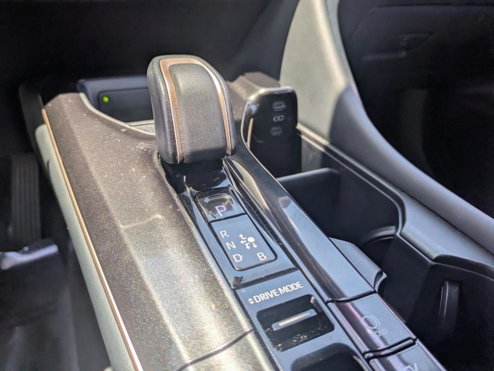 2024 Toyota Crown Limited AWD (Natl)