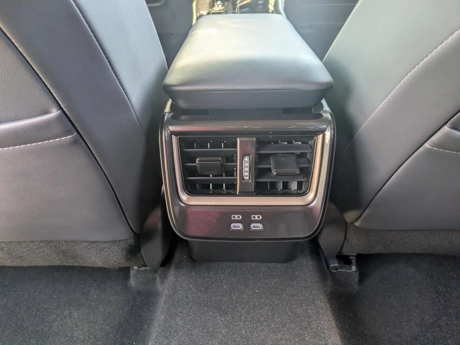 2024 Toyota Crown Limited AWD (Natl)