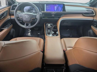 2025 Toyota Crown Signia Limited AWD (Natl)