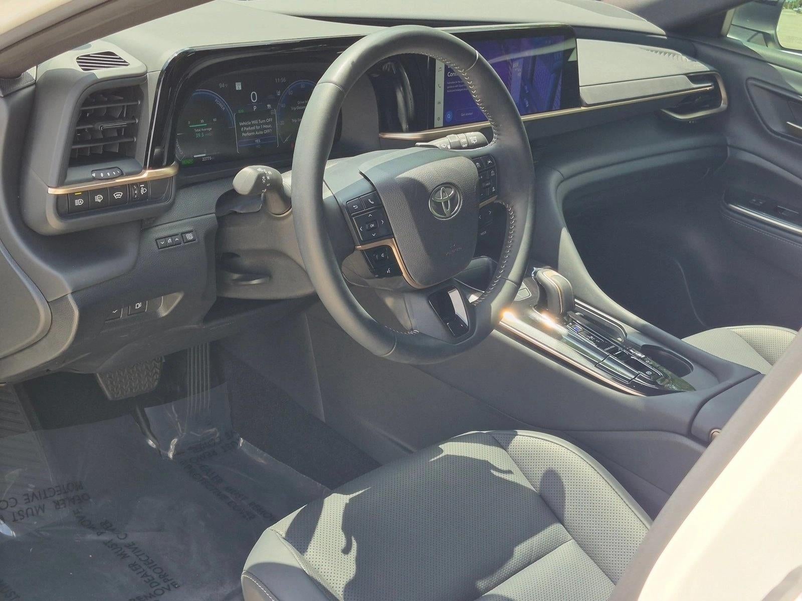 2025 Toyota Crown Signia XLE AWD (Natl)