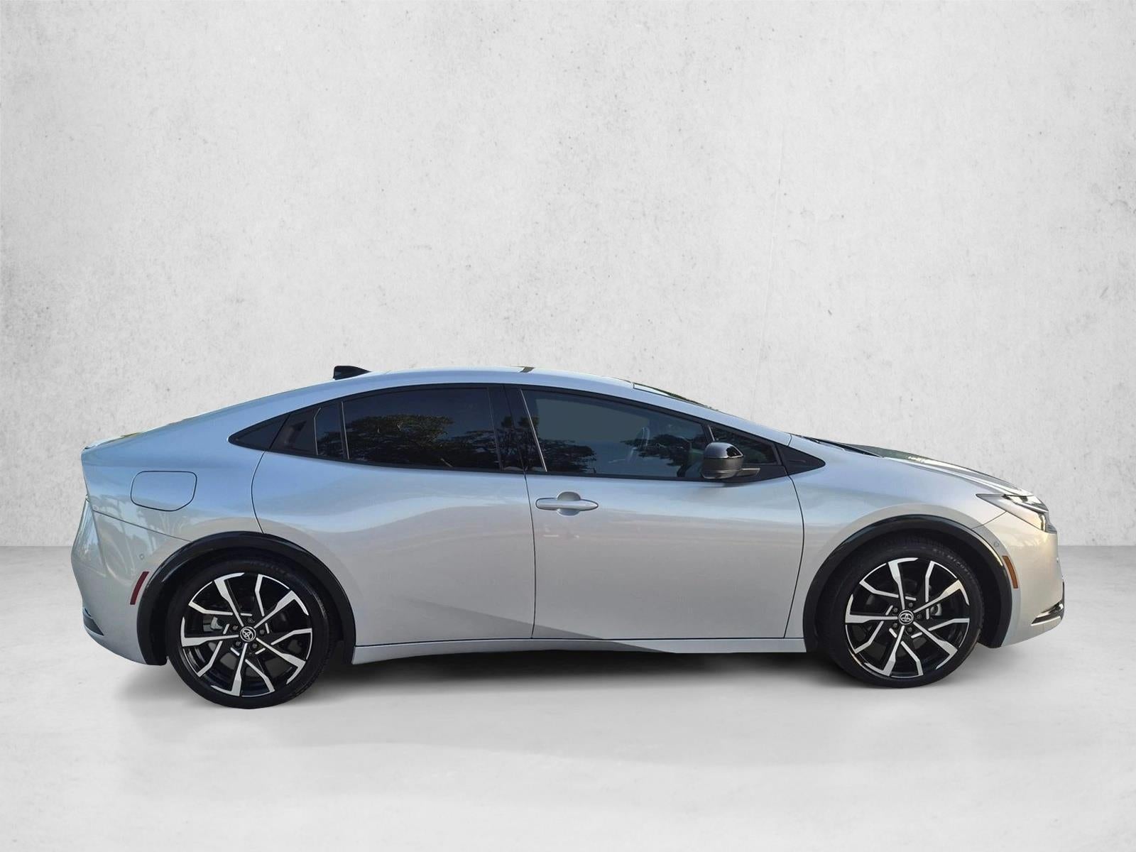 2026 Toyota Prius Plug-In Hybrid XSE Premium (Natl)