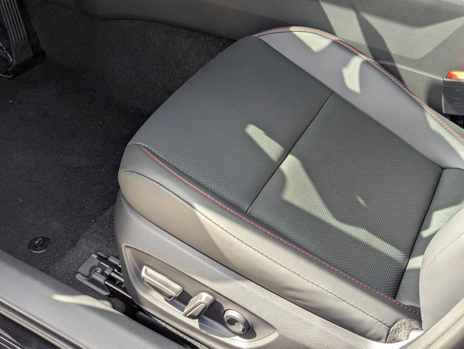 2026 Toyota Prius Plug-In Hybrid XSE Premium (Natl)