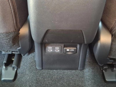 2026 Toyota Prius Plug-In Hybrid SE (Natl)