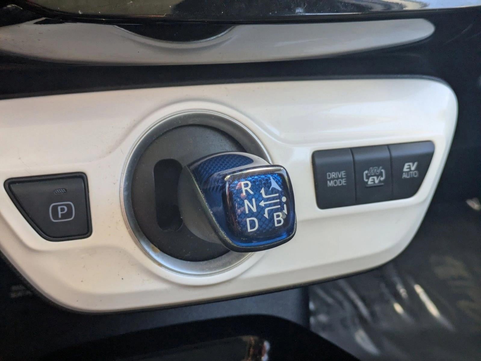 2019 Toyota Prius Prime Plus (Natl)