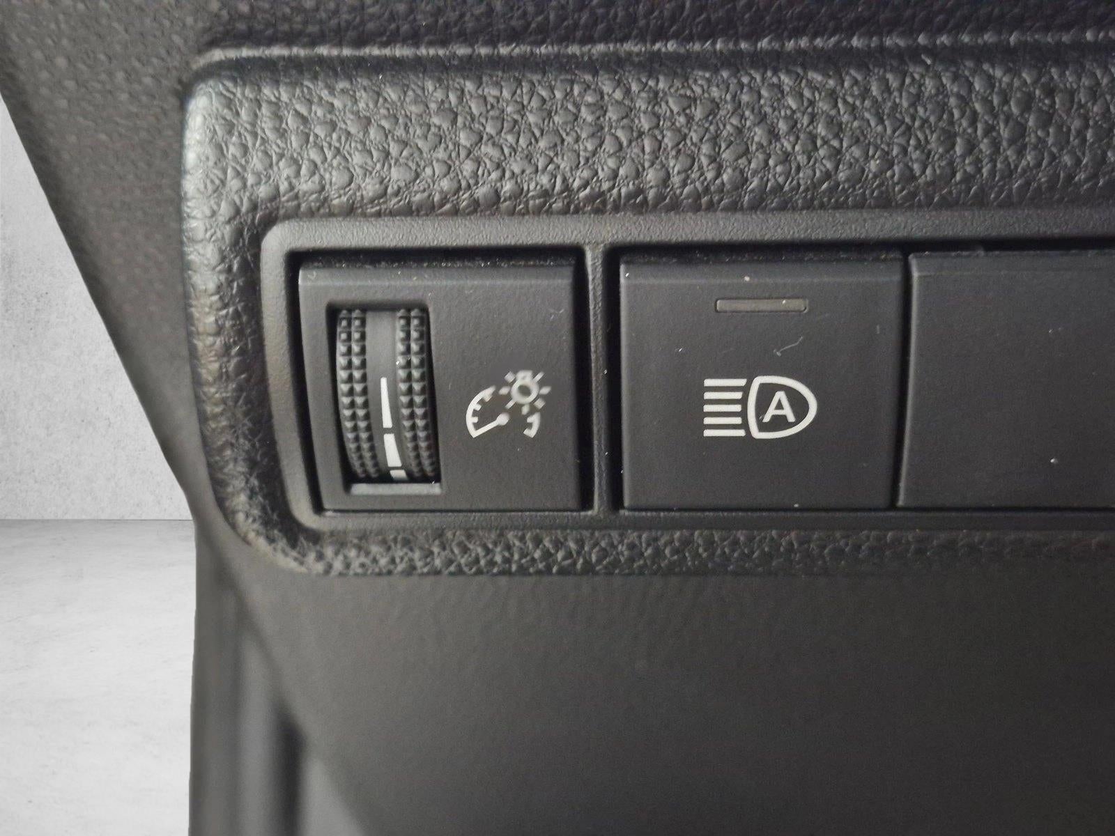 2022 Toyota Corolla SE CVT (Natl)