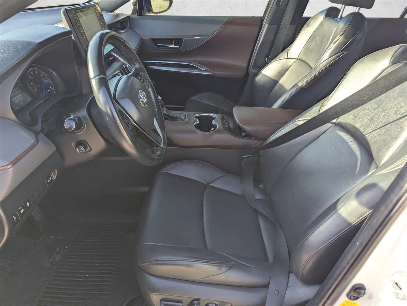 2022 Toyota Venza XLE AWD (SE)