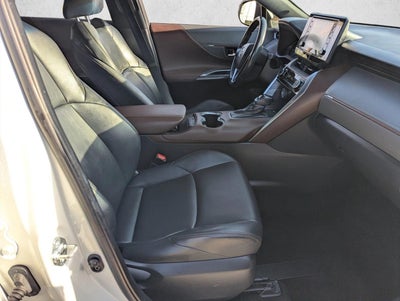 2022 Toyota Venza XLE AWD (SE)