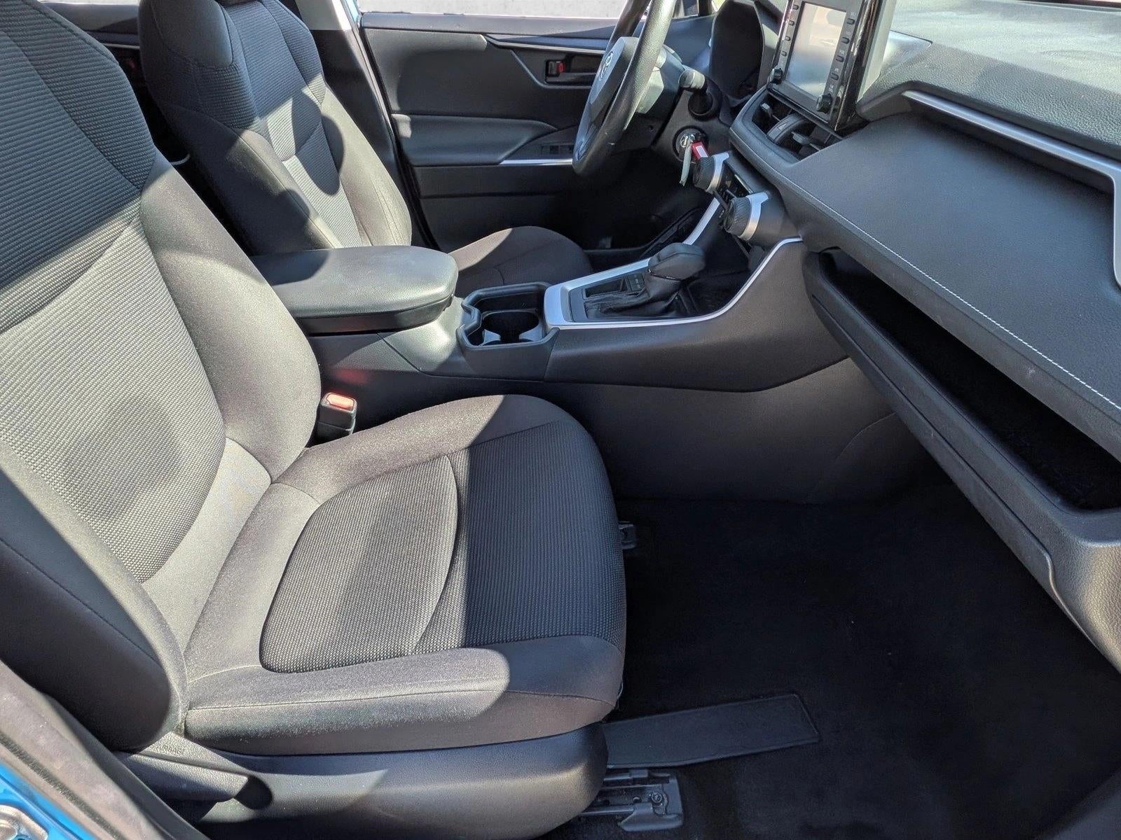 2019 Toyota RAV4 LE FWD (GS)