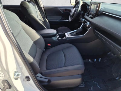 2020 Toyota RAV4 LE FWD (GS)