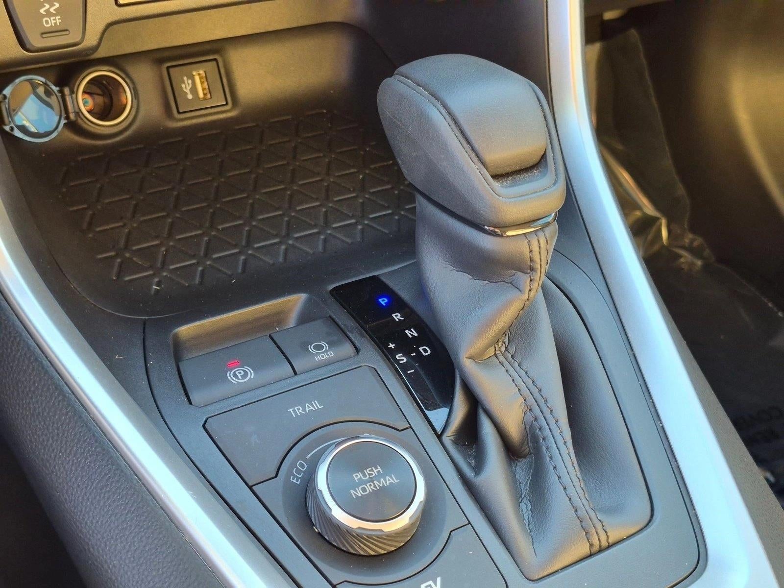 2024 Toyota RAV4 Hybrid LE AWD (Natl)