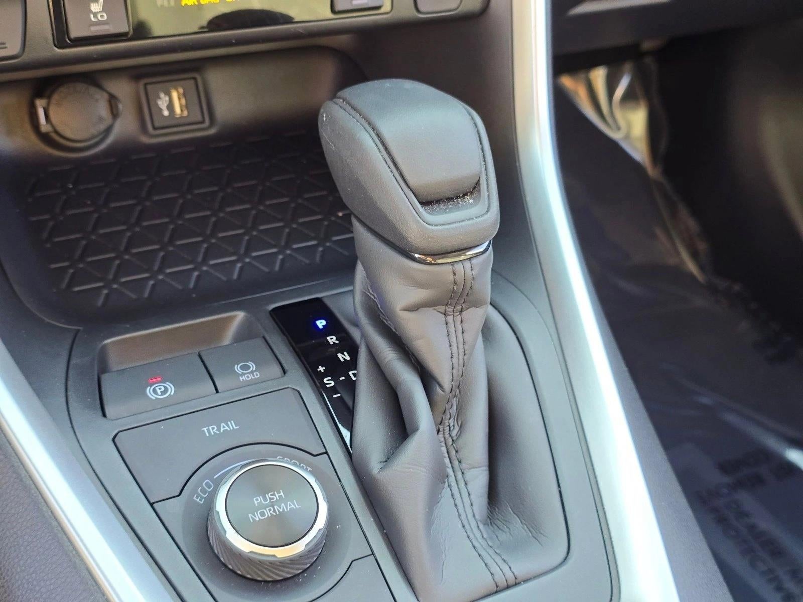 2025 Toyota RAV4 Hybrid XLE AWD (Natl)