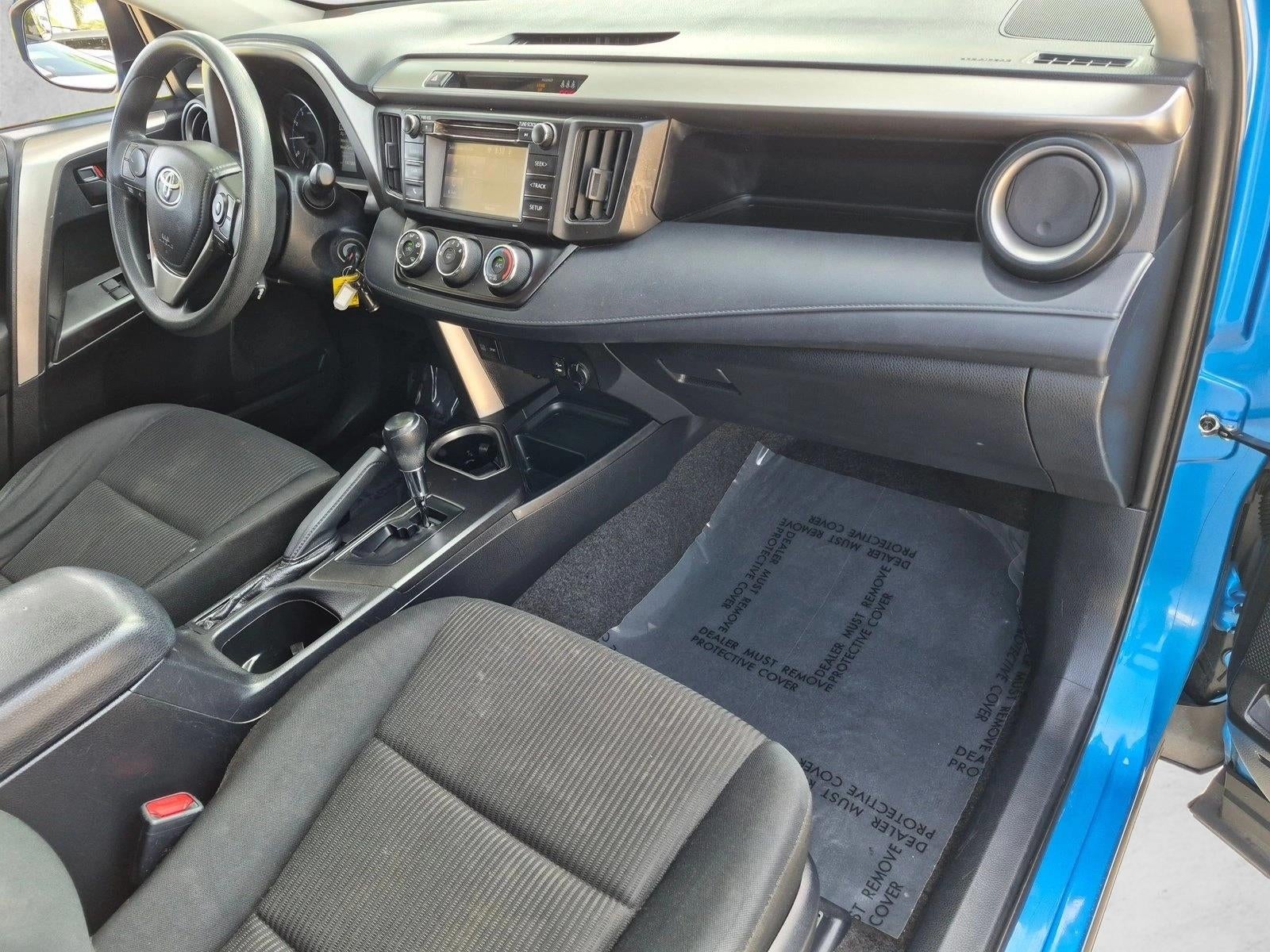 2018 Toyota RAV4 LE FWD (GS)