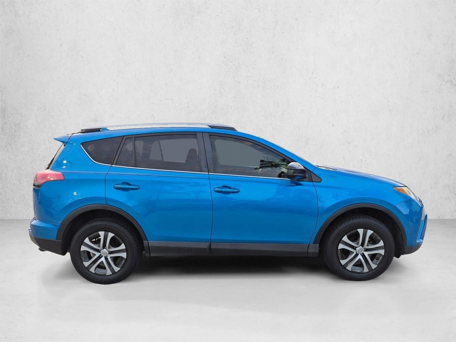 2018 Toyota RAV4 LE FWD (GS)