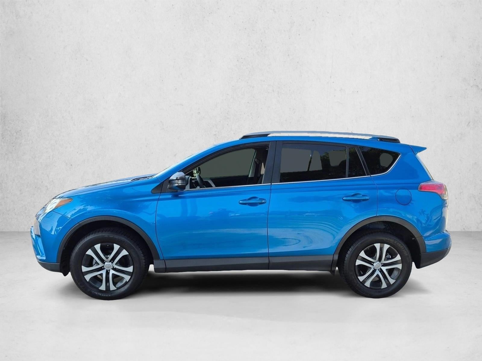 2018 Toyota RAV4 LE FWD (GS)