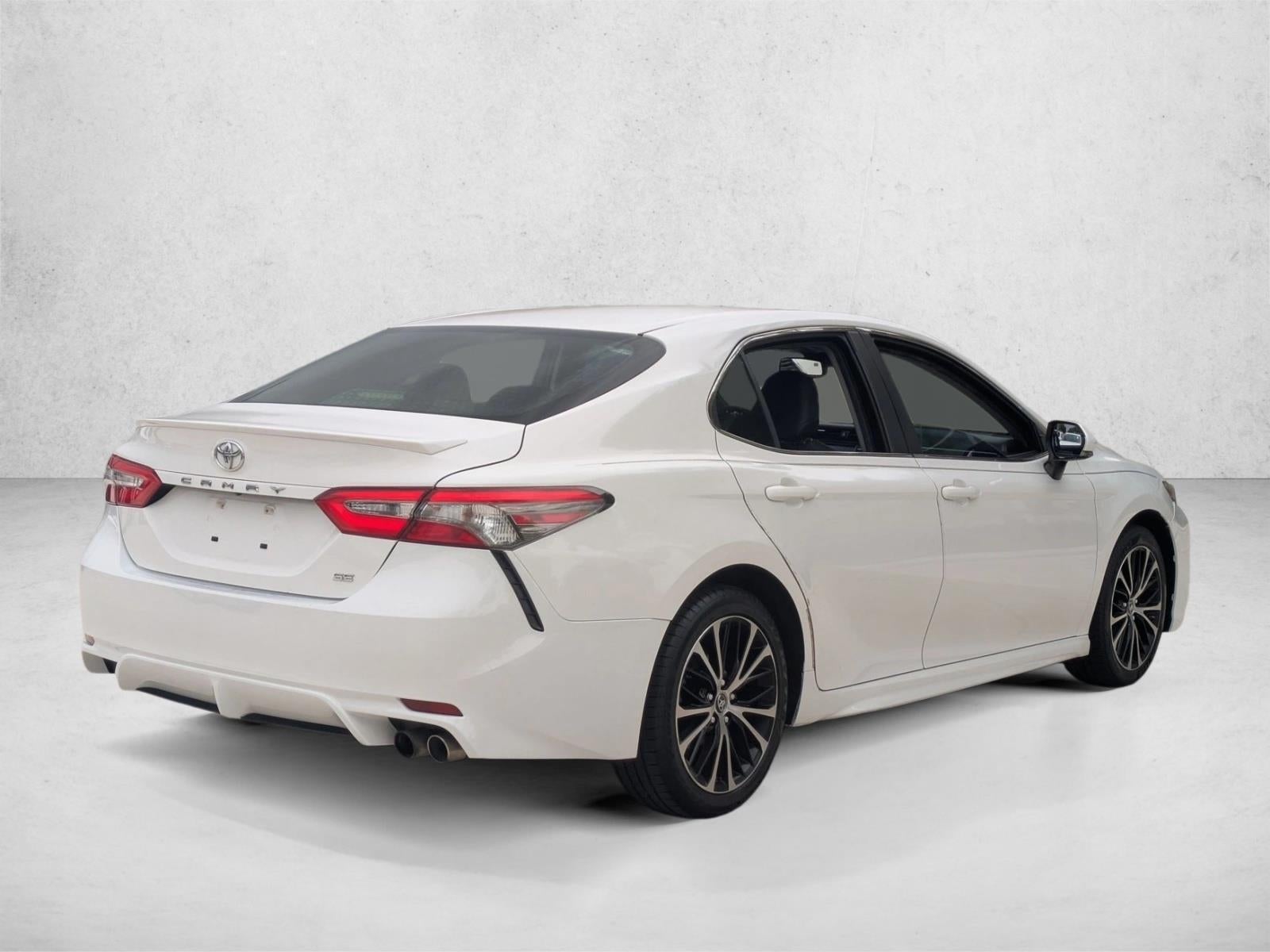 2018 Toyota Camry SE Auto (SE)