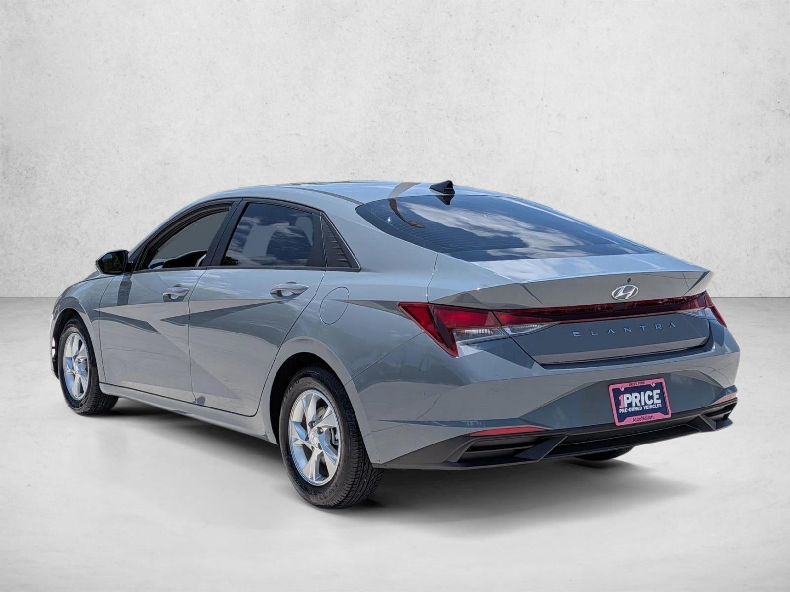 2022 Hyundai ELANTRA SE IVT
