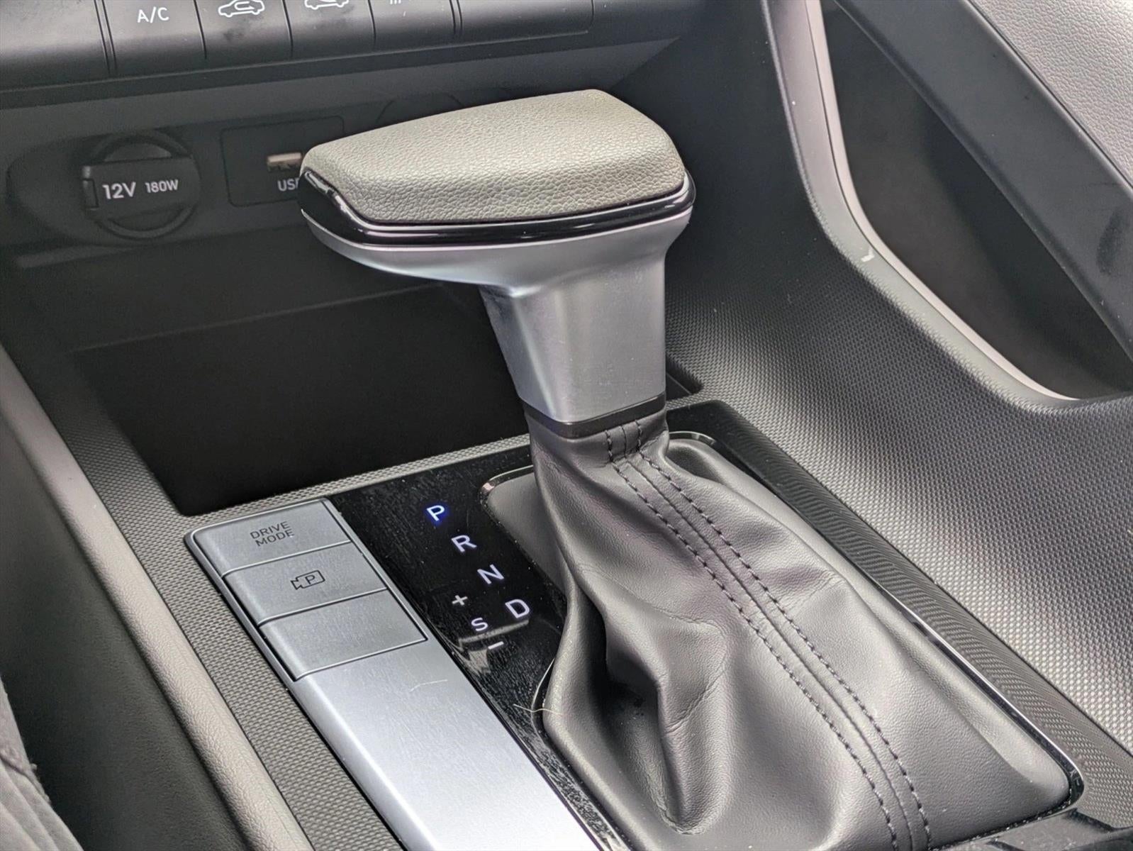 2024 Hyundai ELANTRA SE IVT