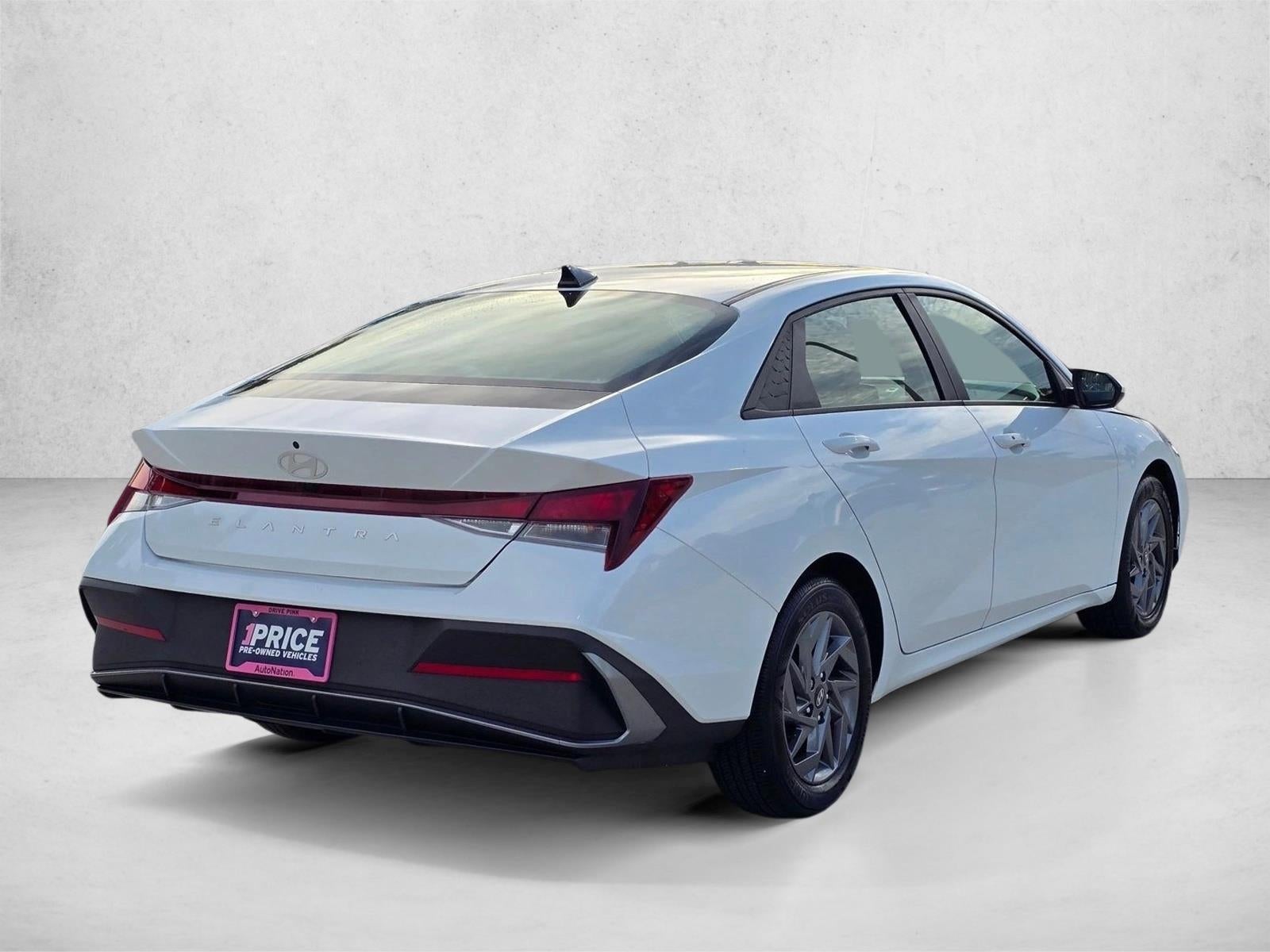 2024 Hyundai ELANTRA SEL IVT