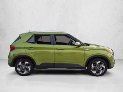 2024 Hyundai VENUE SEL IVT