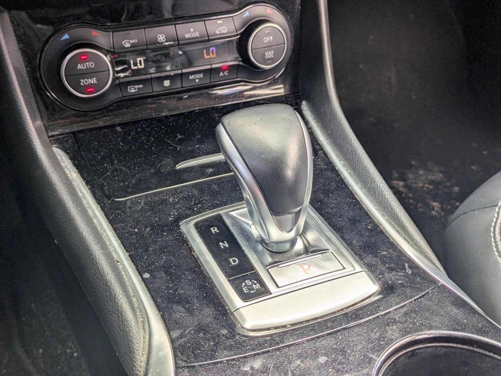 2018 INFINITI QX30 Luxury FWD