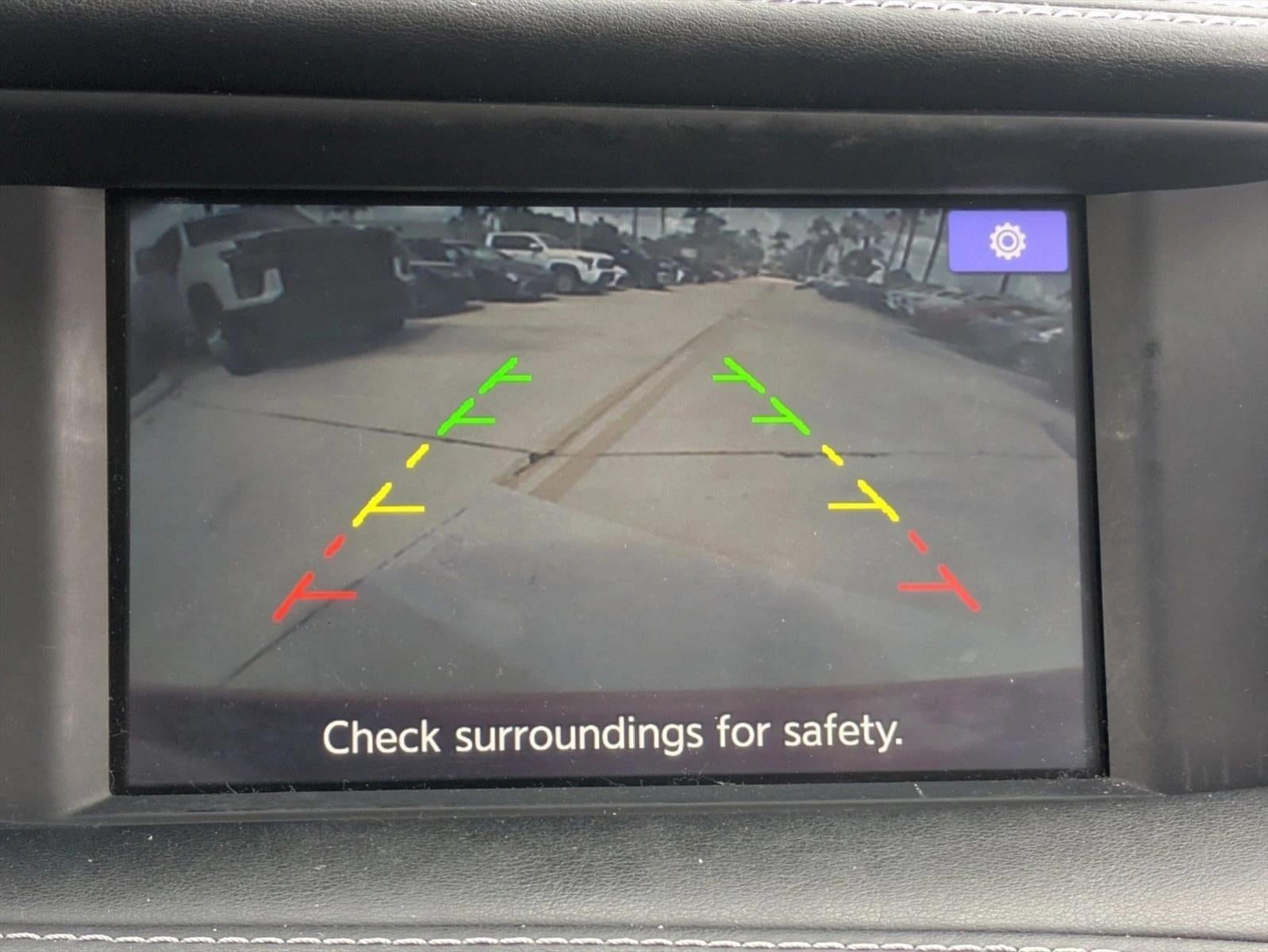 2018 INFINITI QX30 Luxury FWD