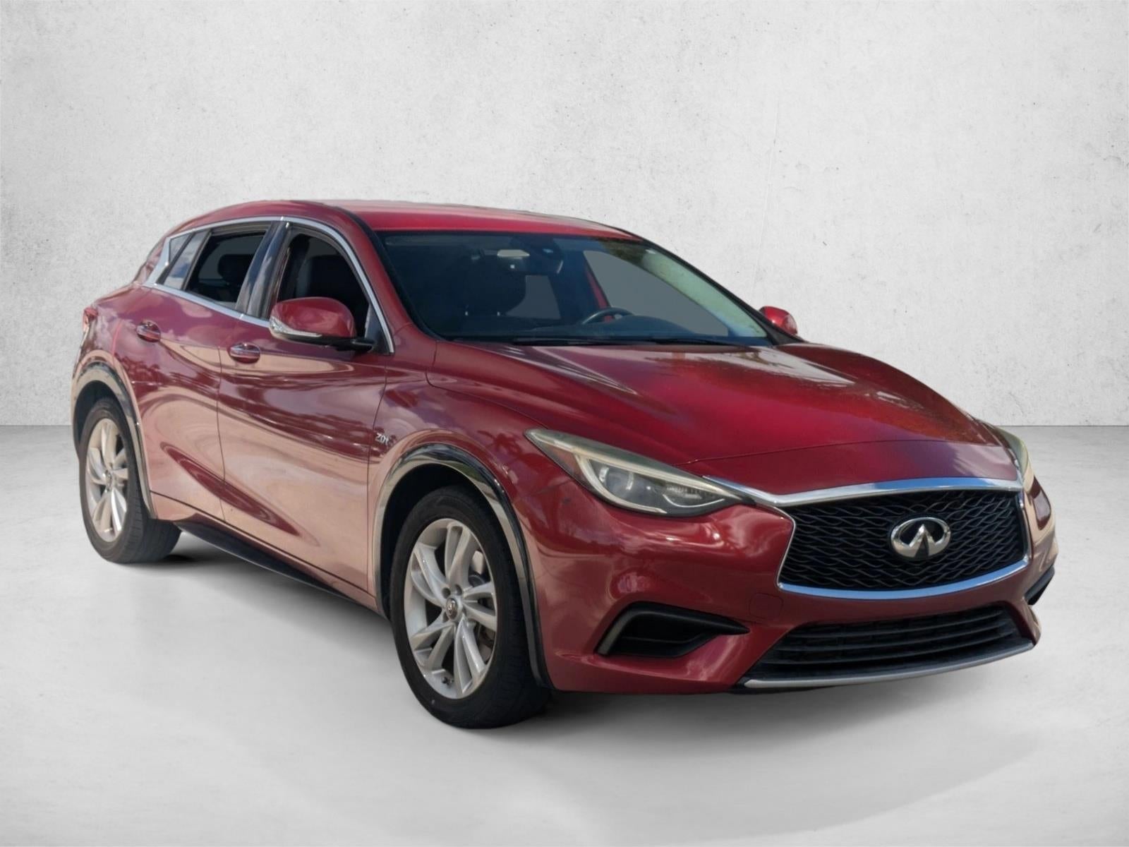 2018 INFINITI QX30 Luxury FWD