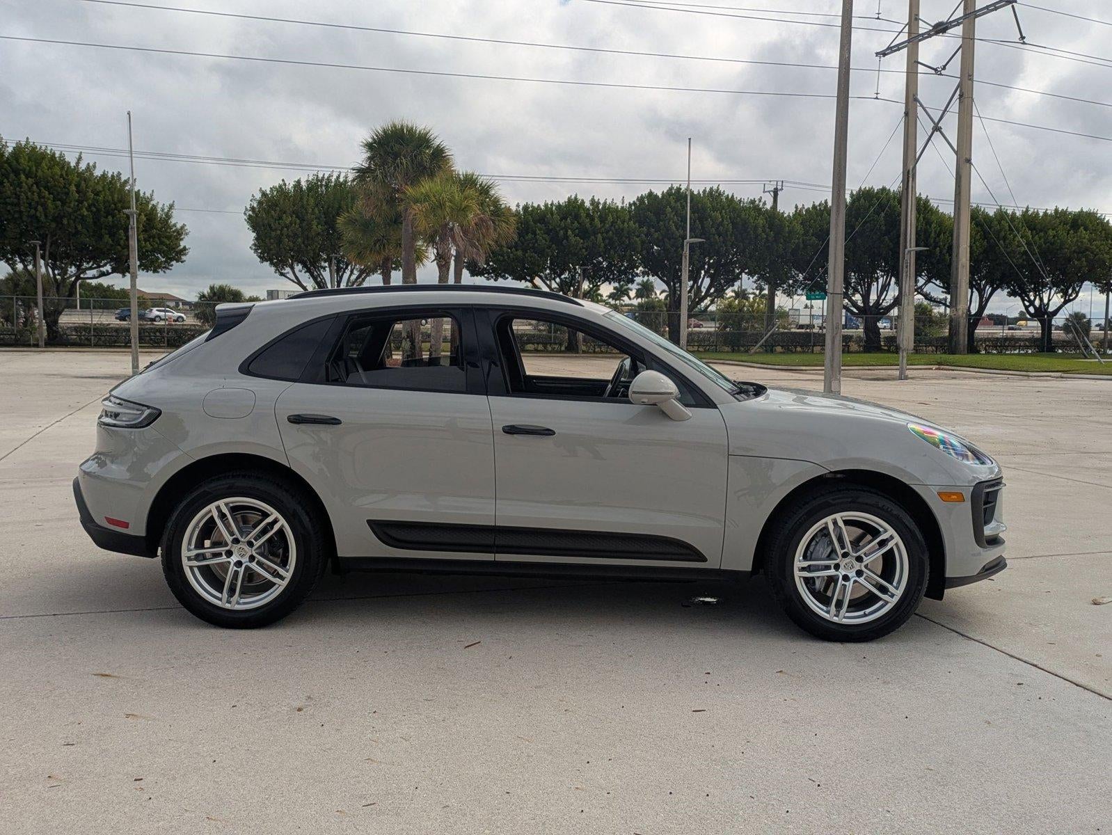 2022 Porsche Macan AWD