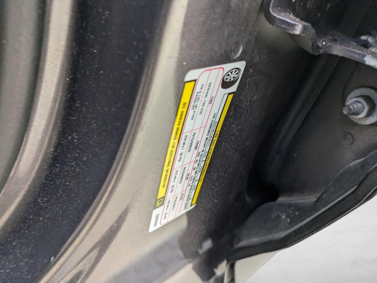 2016 RAM 1500 4WD Crew Cab 6.4 Ft Box Laramie