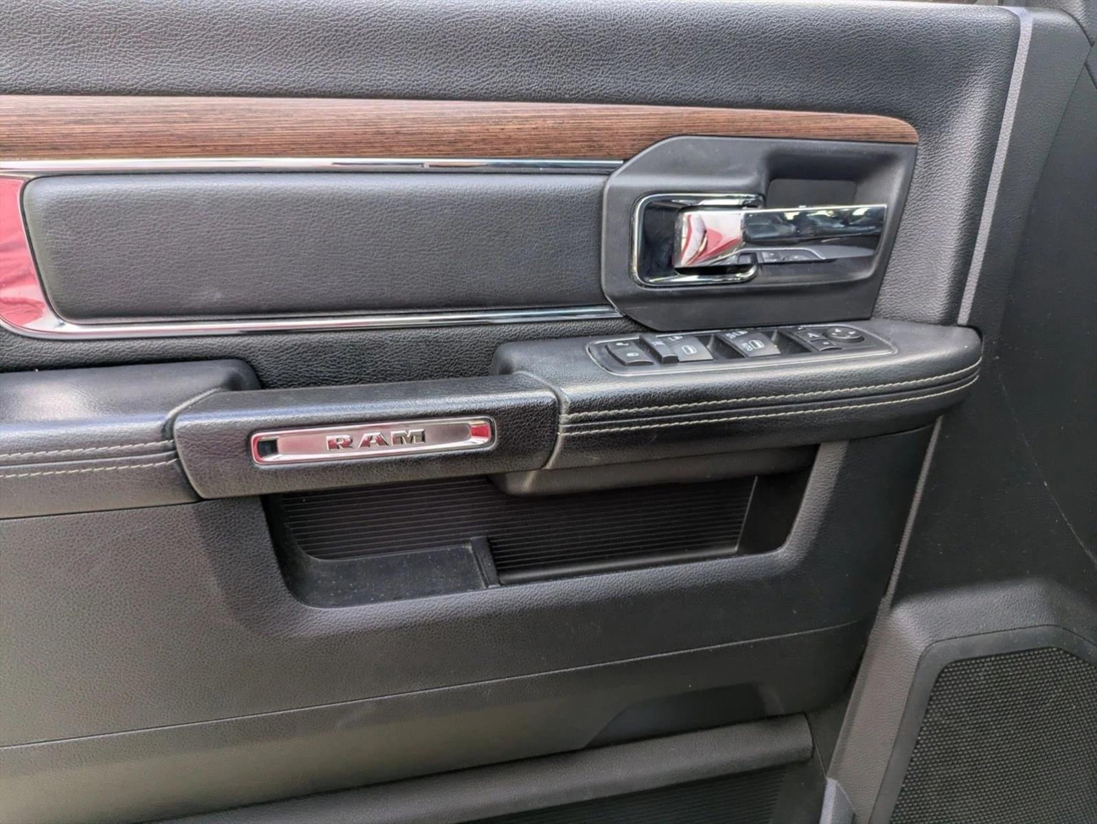 2016 RAM 1500 4WD Crew Cab 6.4 Ft Box Laramie