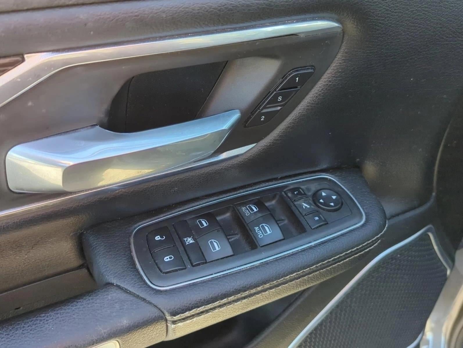 2020 RAM 1500 Laramie 4x2 Quad Cab 6'4" Box