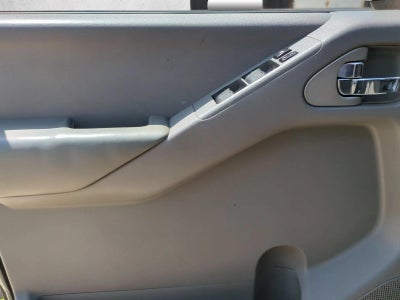 2012 Nissan Frontier 2WD Crew Cab SWB Auto SV