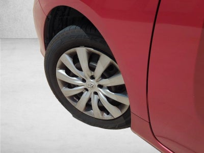 2013 Toyota Corolla 4dr Sdn Auto LE (Natl)
