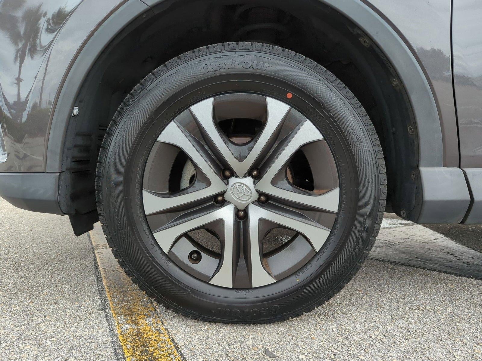 2016 Toyota RAV4 AWD 4dr LE (Natl)