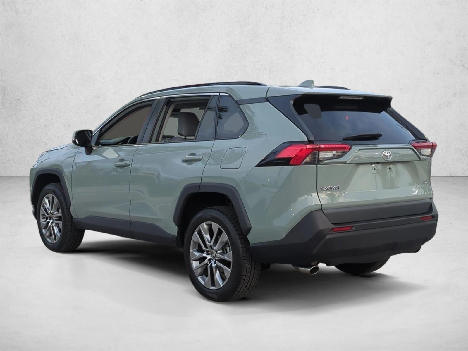 2022 Toyota RAV4 XLE Premium FWD (Natl)