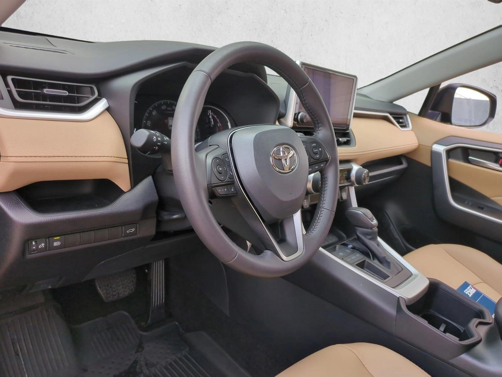 2025 Toyota RAV4 XLE Premium FWD (Natl)