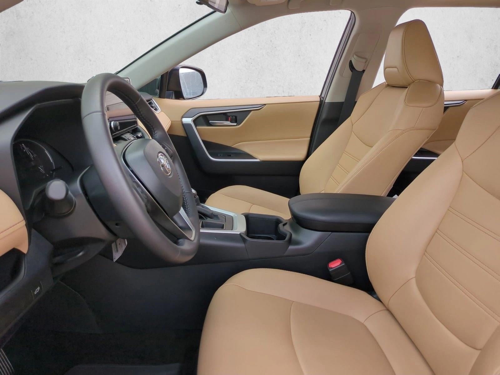 2025 Toyota RAV4 XLE Premium FWD (Natl)