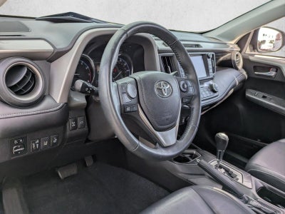 2017 Toyota RAV4 Platinum AWD (Natl)