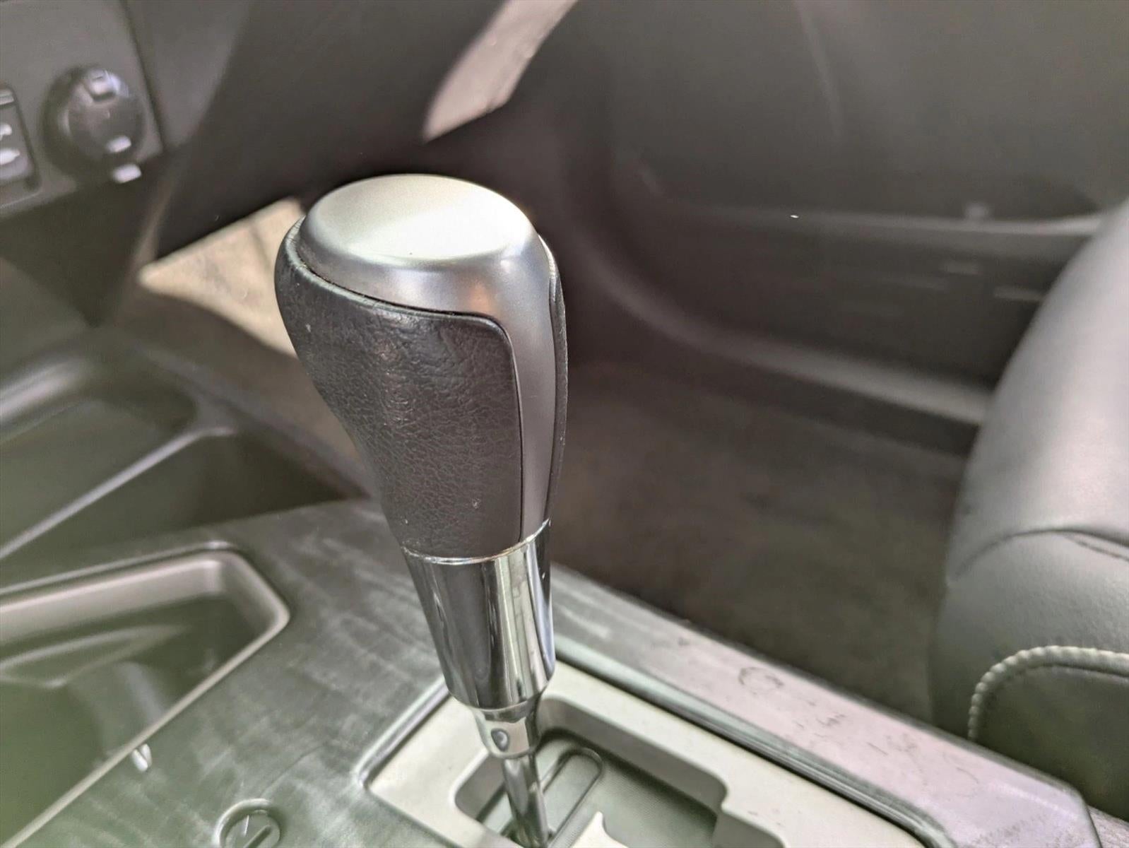 2017 Toyota RAV4 Platinum AWD (Natl)