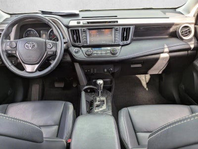 2017 Toyota RAV4 Platinum AWD (Natl)