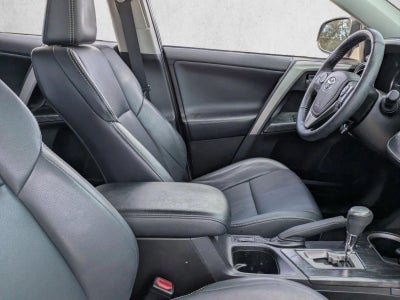 2017 Toyota RAV4 Platinum AWD (Natl)