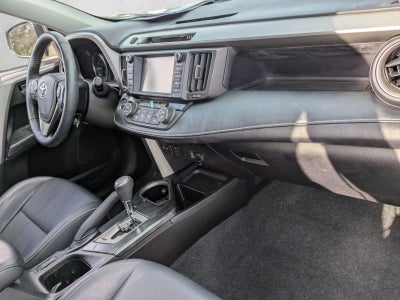 2017 Toyota RAV4 Platinum AWD (Natl)