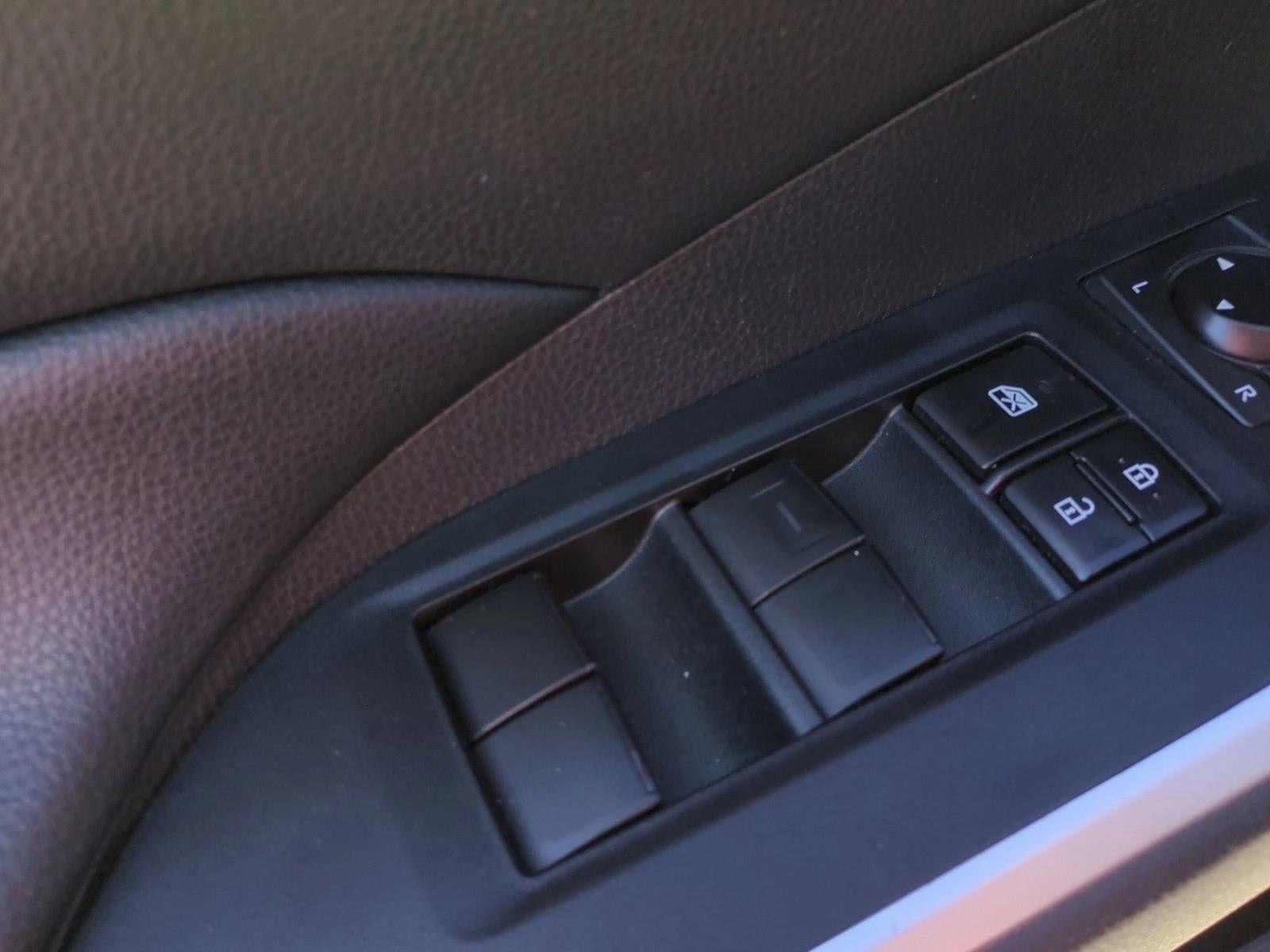 2021 Toyota RAV4 LE AWD (Natl)