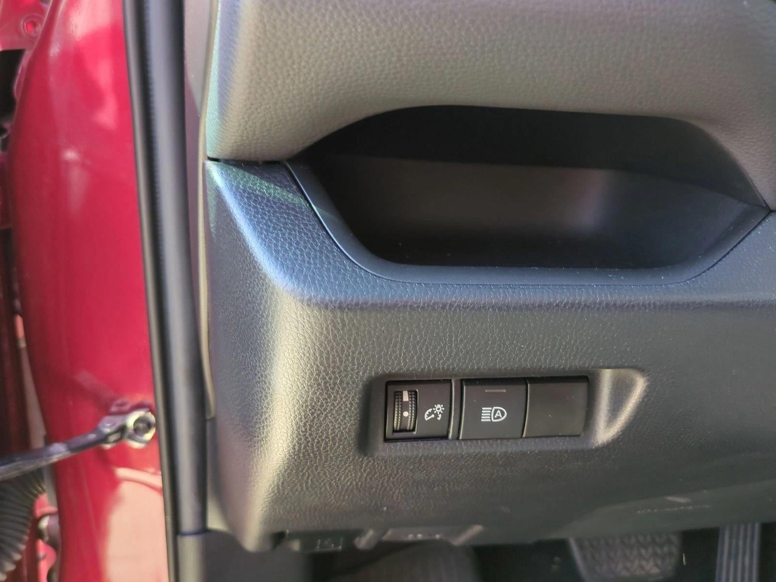 2021 Toyota RAV4 LE AWD (Natl)