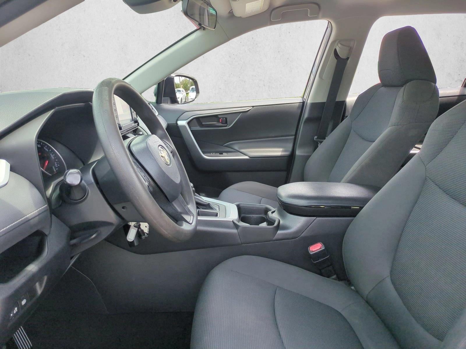 2021 Toyota RAV4 LE FWD (GS)