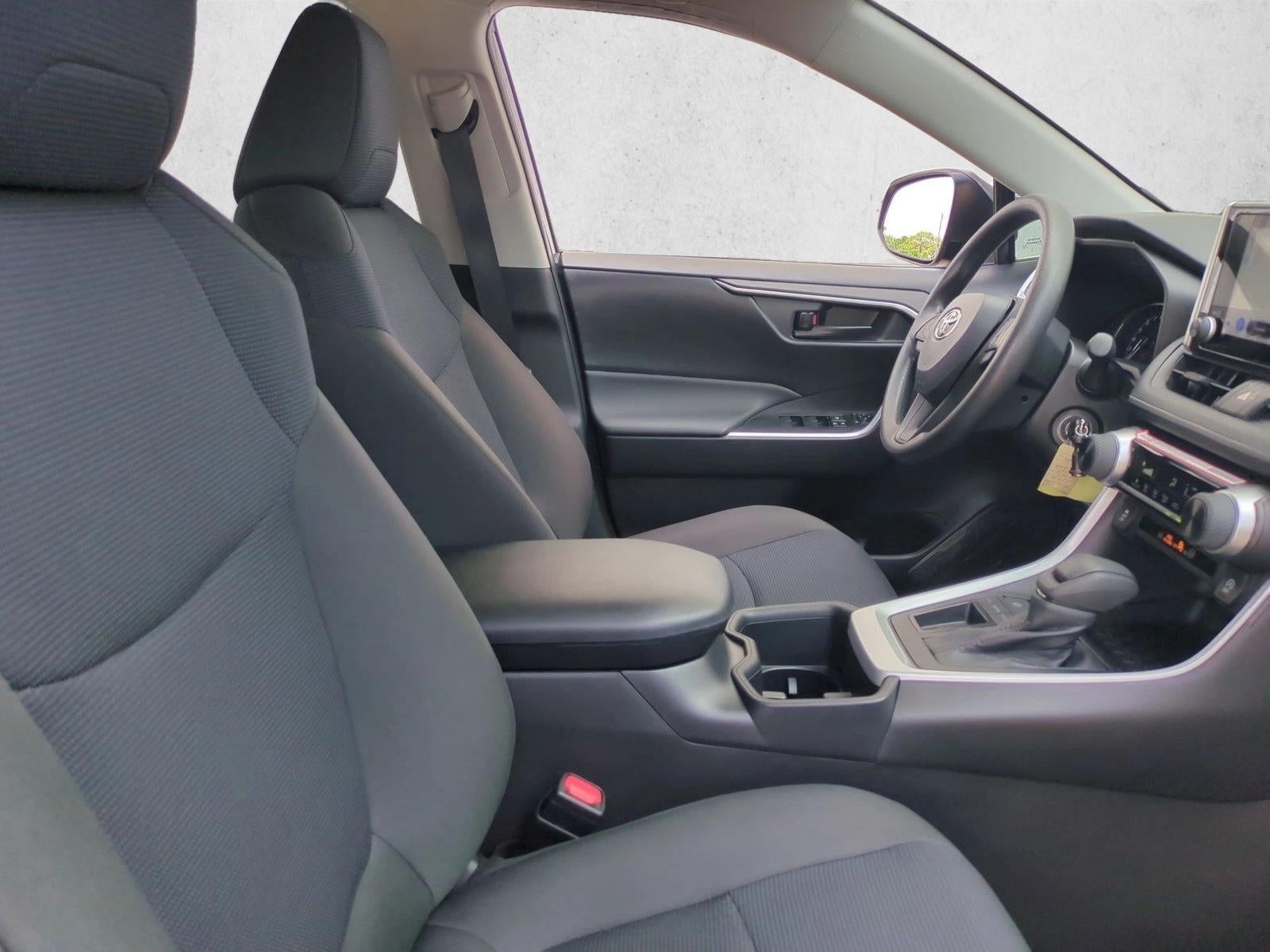2025 Toyota RAV4 LE FWD (GS)