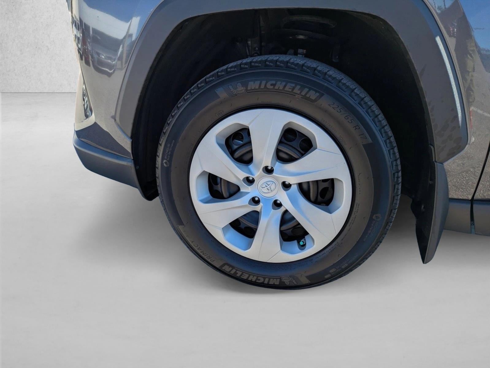 2024 Toyota RAV4 LE FWD (GS)